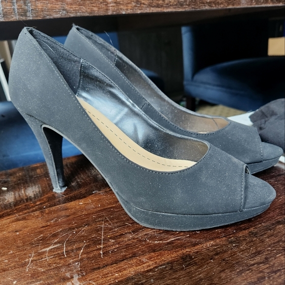 City Classified Comfort Size 10W Black Open Toed Heels - Picture 1 of 3